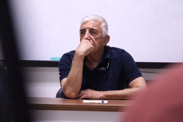 رضا کیانیان: جوانی که آینده‌ای ندارد، کاسبی که کاسبی ندارد و... معترض است/ پستی که هنرمندان بسیاری بازنشر کردند