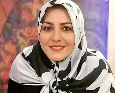 ژست دیدنی المیرا شریفی‌مقدم در کنار یک شتر+ عکس